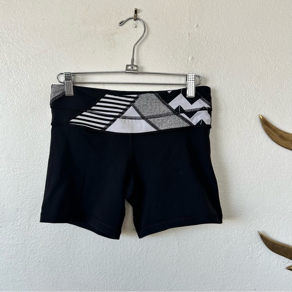 Lululemon Reverse Groove Short biker shorts - Picture 3 of 5